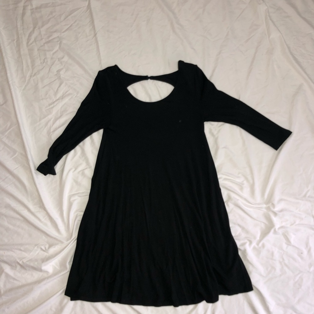 Quarter-long sleeve dress with opening in back